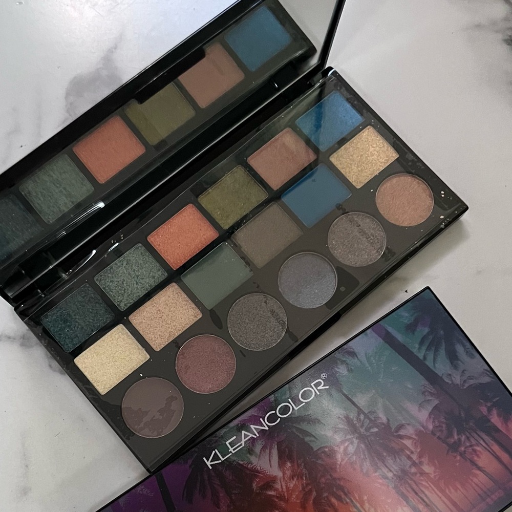 New KLEANCOLOR® TROPICAL PASSION EYESHADOW PALETTE  18 shades
